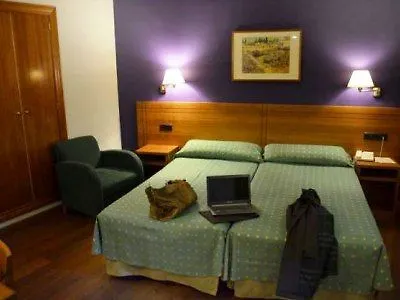 Hotel Yit Conquista De 3*